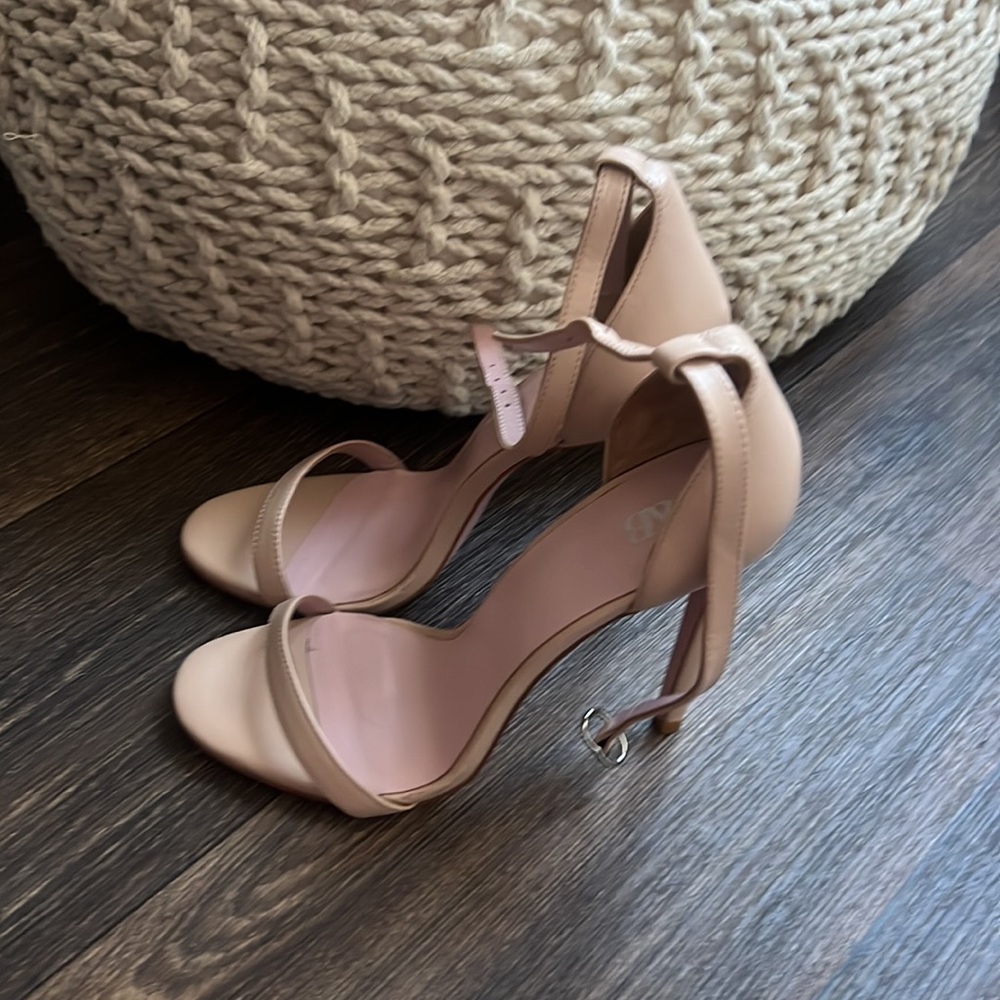 O&B Heels - Picture 3 of 6